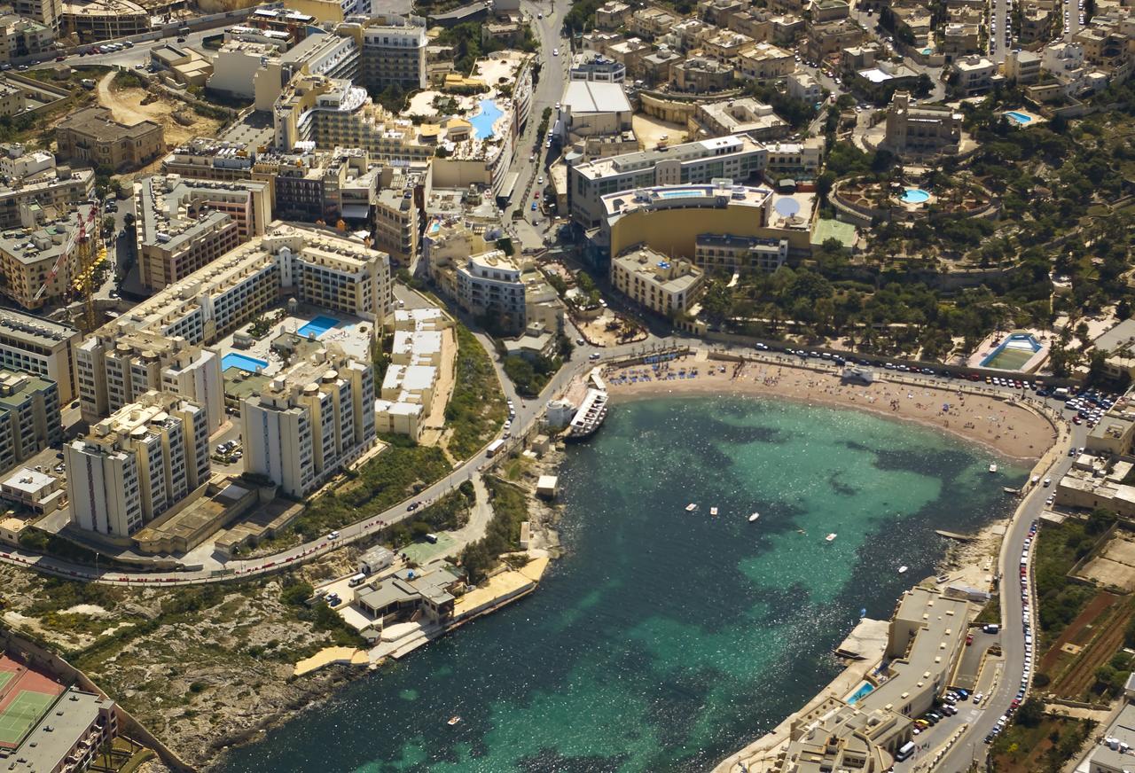 Spinola Bay Top Floor Seafront 3 Bedroom Apartment With Panoramic Sea Views - By Getawaysmalta Сент Джулианс Экстерьер фото